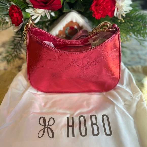 NEW HOBO Rosa Crossbody
Metallic Leather Strawberry Fields - Picture 8 of 14